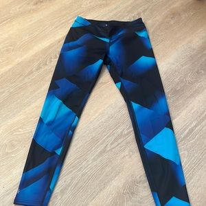 Athleta full length leggings | size M | reflective back zip pocket